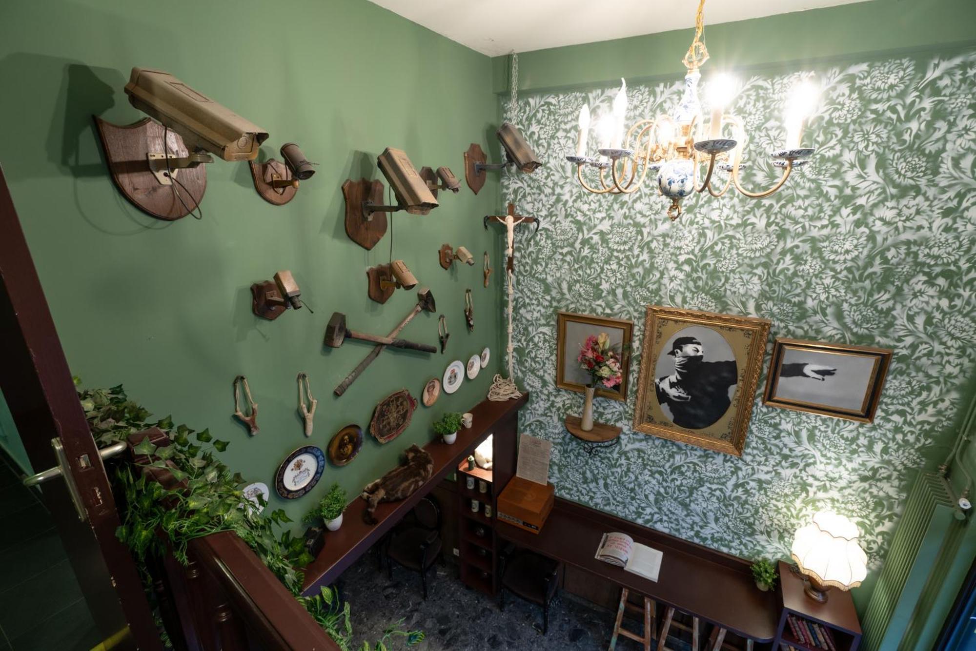 Walled Off Hotel Parijs